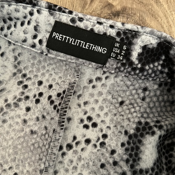 Snake skin long sleeve wrap top - Picture 2 of 4